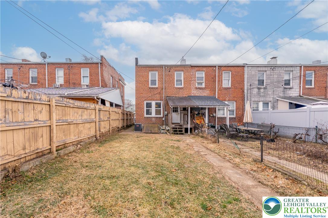 Reading City, Pennsylvania 19605, United States, 3 Bedrooms Bedrooms, ,1 BathroomBathrooms,Residential,Active,256599