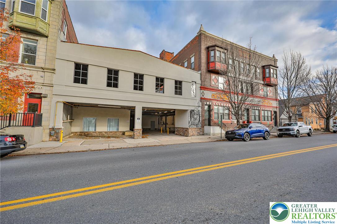 10 W Goepp Street Commercial