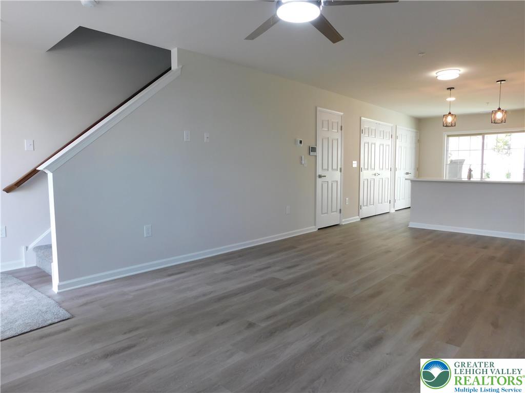 326 E Frankford Street