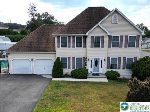 Photo of 114 Kestrel Street, Luzerne, PA 18707 (MLS # 770629)