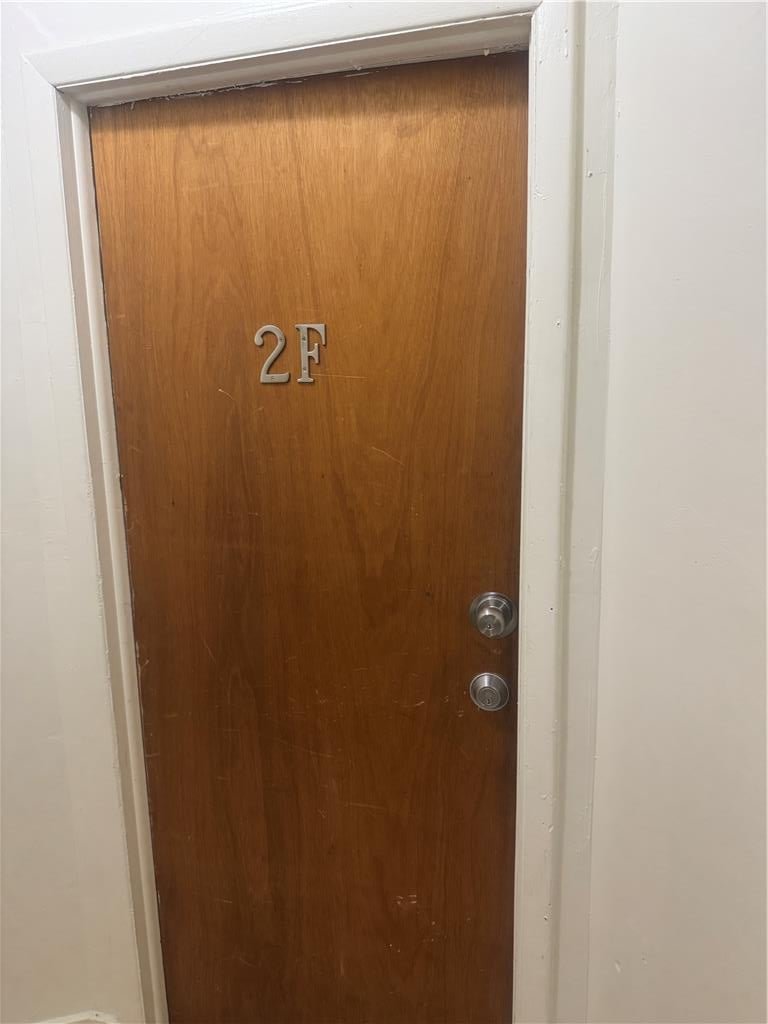 717 Center Street 2F