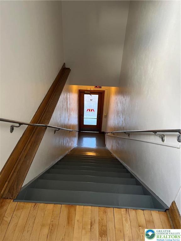 30 E 4th Street 2nd floor