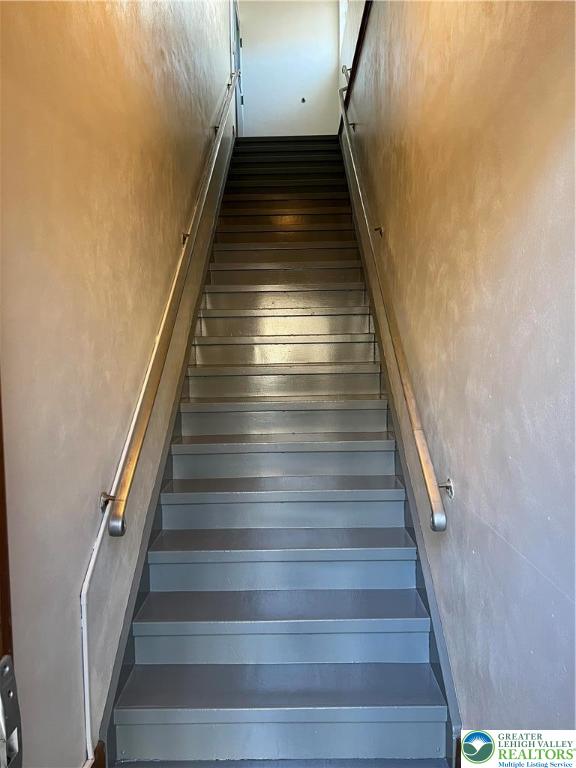 30 E 4th Street 2nd floor