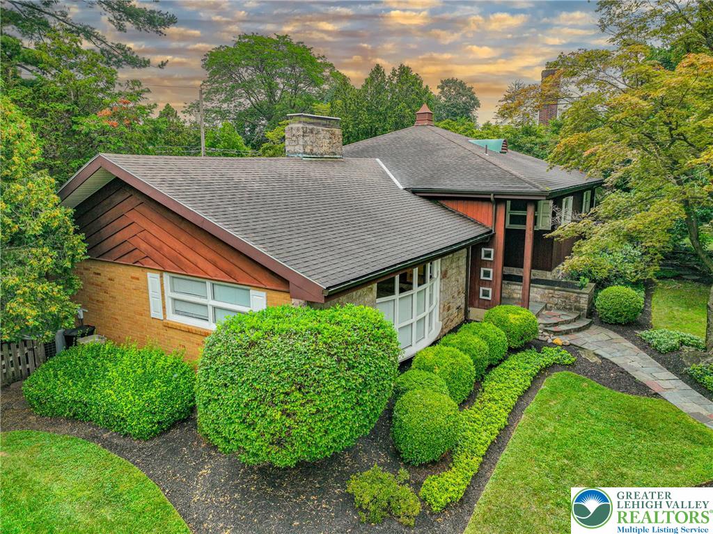 Allentown City, Pennsylvania 18104, United States, 4 Bedrooms Bedrooms, ,4 BathroomsBathrooms,Residential,Pending,195346