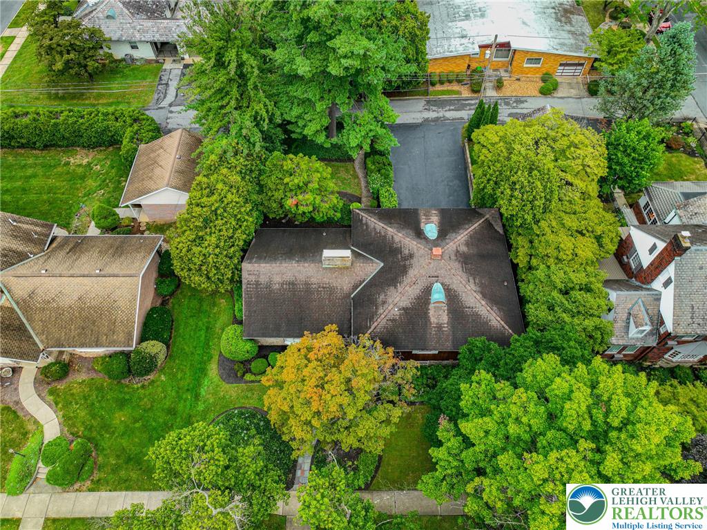 Allentown City, Pennsylvania 18104, United States, 4 Bedrooms Bedrooms, ,4 BathroomsBathrooms,Residential,Pending,195346