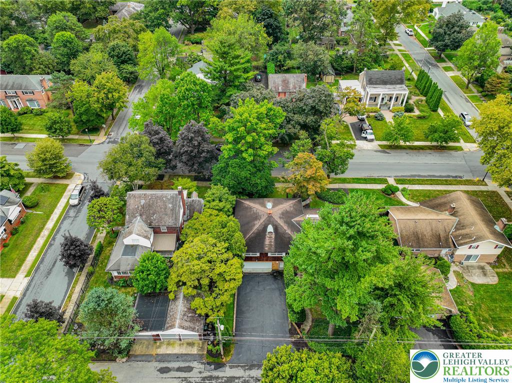 Allentown City, Pennsylvania 18104, United States, 4 Bedrooms Bedrooms, ,4 BathroomsBathrooms,Residential,Pending,195346