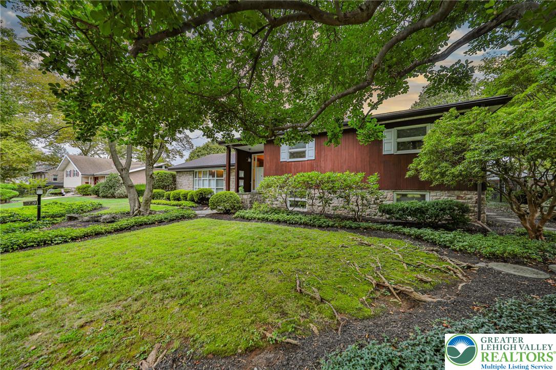 Allentown City, Pennsylvania 18104, United States, 4 Bedrooms Bedrooms, ,4 BathroomsBathrooms,Residential,Pending,195346