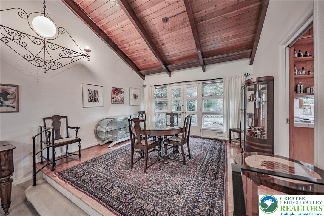 Allentown City, Pennsylvania 18104, United States, 4 Bedrooms Bedrooms, ,4 BathroomsBathrooms,Residential,Pending,195346