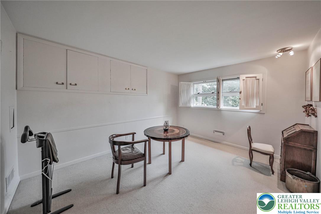 Allentown City, Pennsylvania 18104, United States, 4 Bedrooms Bedrooms, ,4 BathroomsBathrooms,Residential,Pending,195346