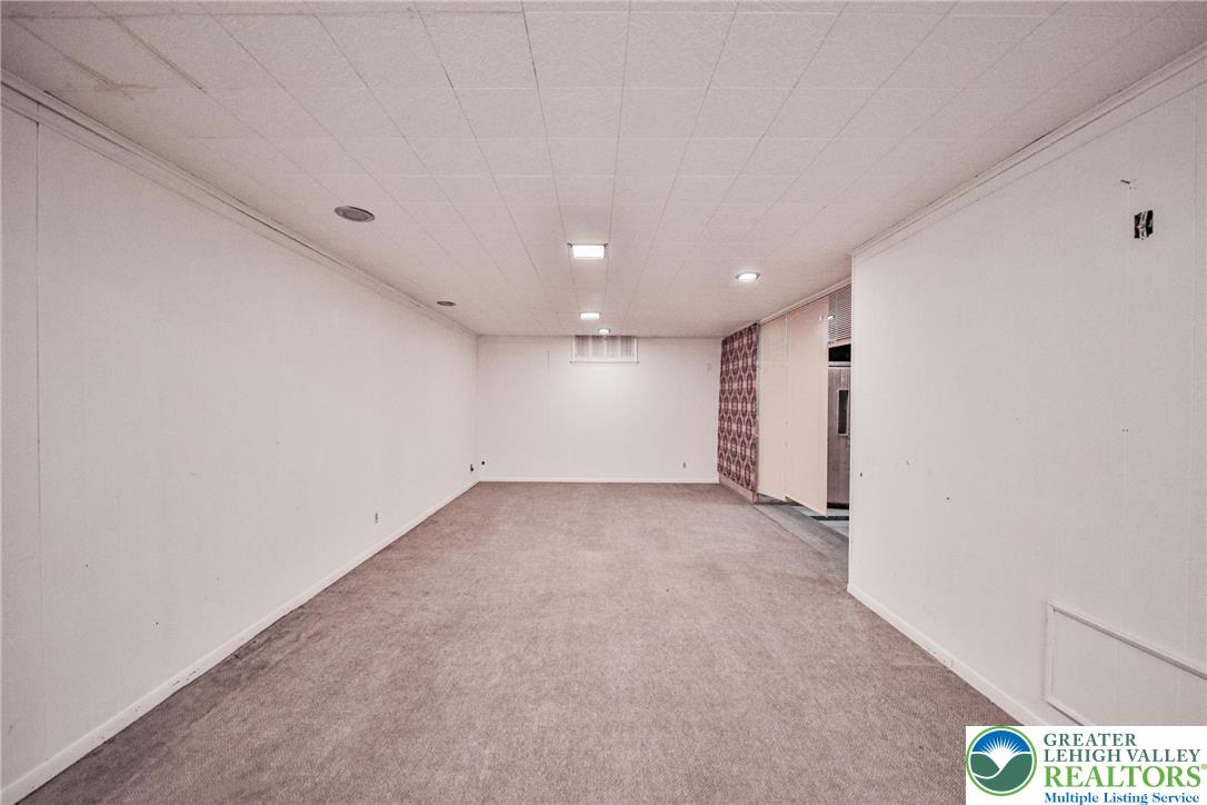 Allentown City, Pennsylvania 18104, United States, 4 Bedrooms Bedrooms, ,4 BathroomsBathrooms,Residential,Pending,195346