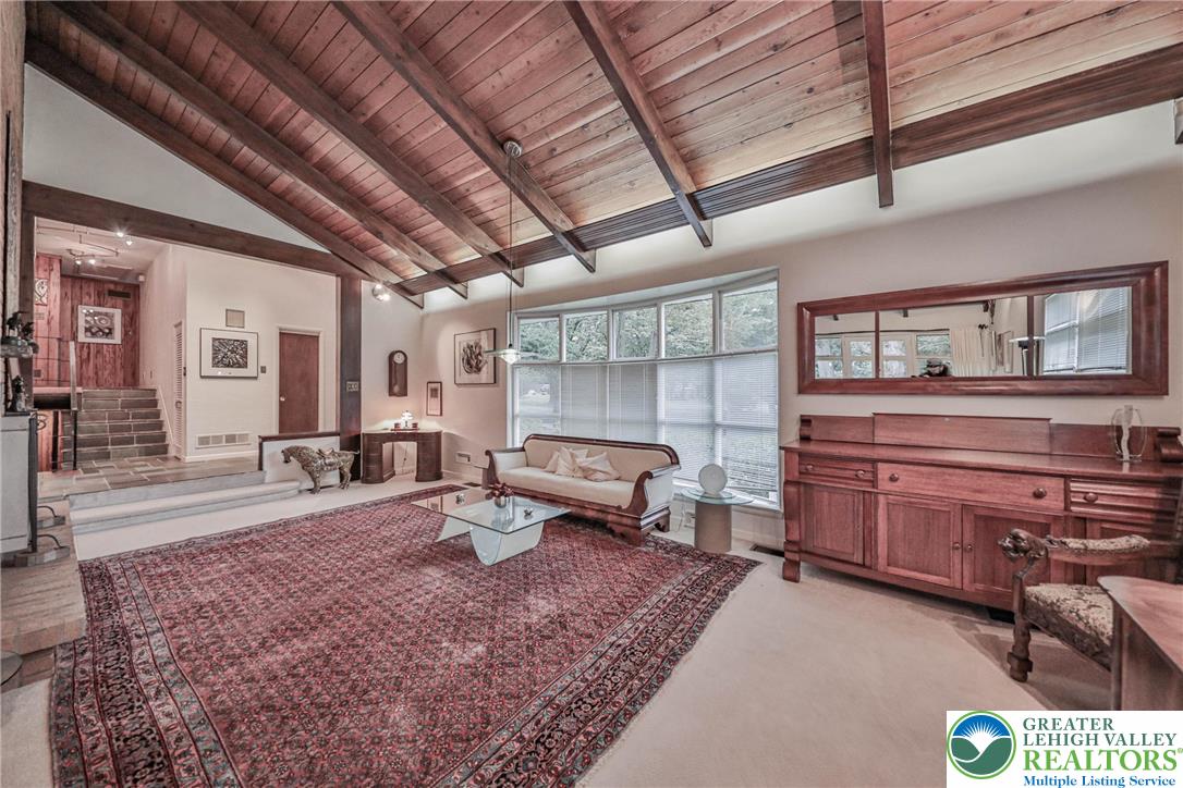 Allentown City, Pennsylvania 18104, United States, 4 Bedrooms Bedrooms, ,4 BathroomsBathrooms,Residential,Pending,195346