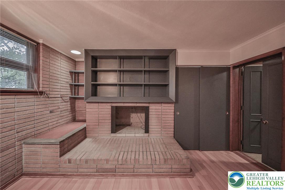 Allentown City, Pennsylvania 18104, United States, 4 Bedrooms Bedrooms, ,4 BathroomsBathrooms,Residential,Pending,195346