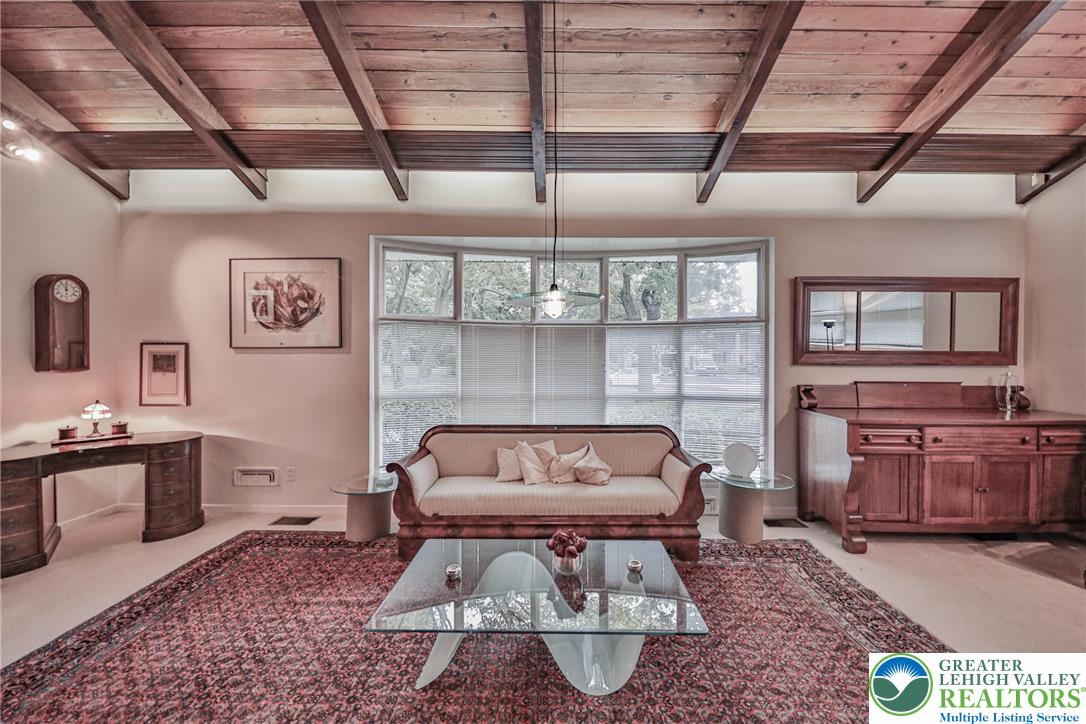 Allentown City, Pennsylvania 18104, United States, 4 Bedrooms Bedrooms, ,4 BathroomsBathrooms,Residential,Pending,195346