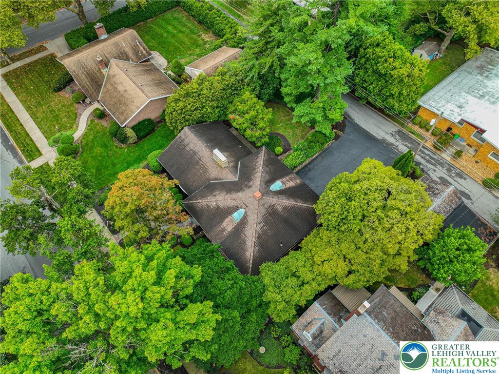 Allentown City, Pennsylvania 18104, United States, 4 Bedrooms Bedrooms, ,4 BathroomsBathrooms,Residential,Pending,195346