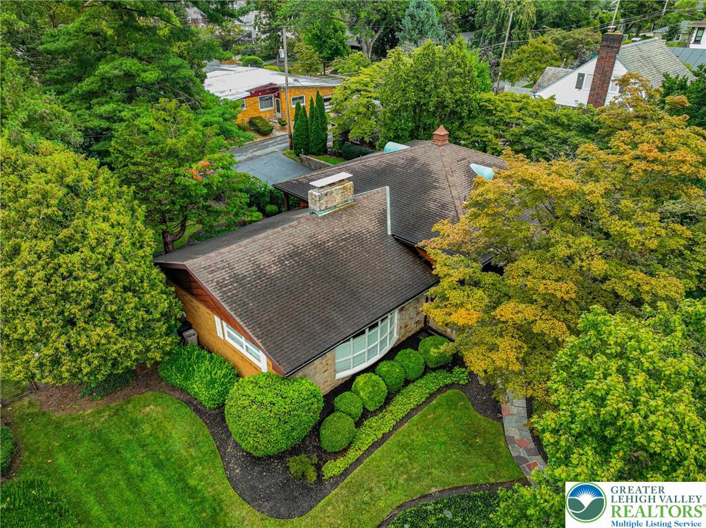 Allentown City, Pennsylvania 18104, United States, 4 Bedrooms Bedrooms, ,4 BathroomsBathrooms,Residential,Pending,195346