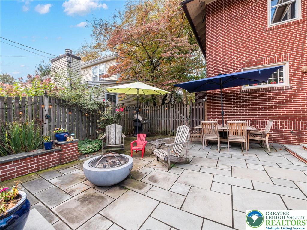 Allentown City, Pennsylvania 18104, United States, 4 Bedrooms Bedrooms, ,2 BathroomsBathrooms,Residential,Active,222399