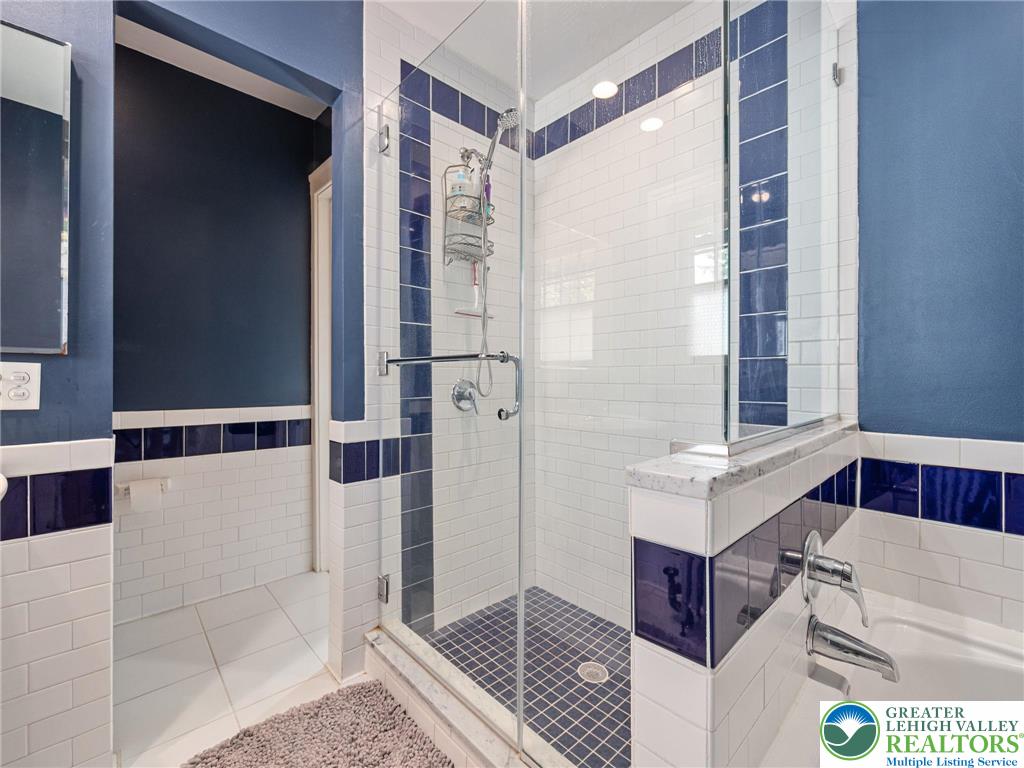 Allentown City, Pennsylvania 18104, United States, 4 Bedrooms Bedrooms, ,2 BathroomsBathrooms,Residential,Active,222399