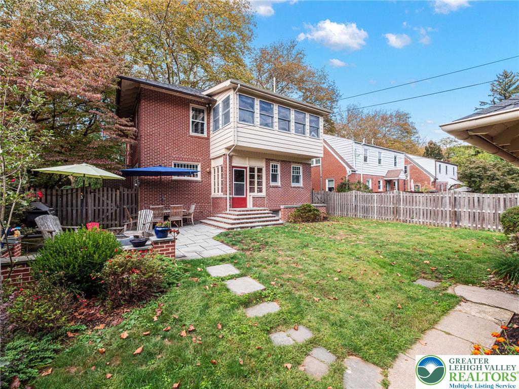 Allentown City, Pennsylvania 18104, United States, 4 Bedrooms Bedrooms, ,2 BathroomsBathrooms,Residential,Active,222399