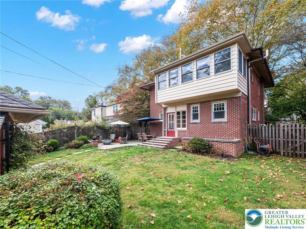 Allentown City, Pennsylvania 18104, United States, 4 Bedrooms Bedrooms, ,2 BathroomsBathrooms,Residential,Active,222399