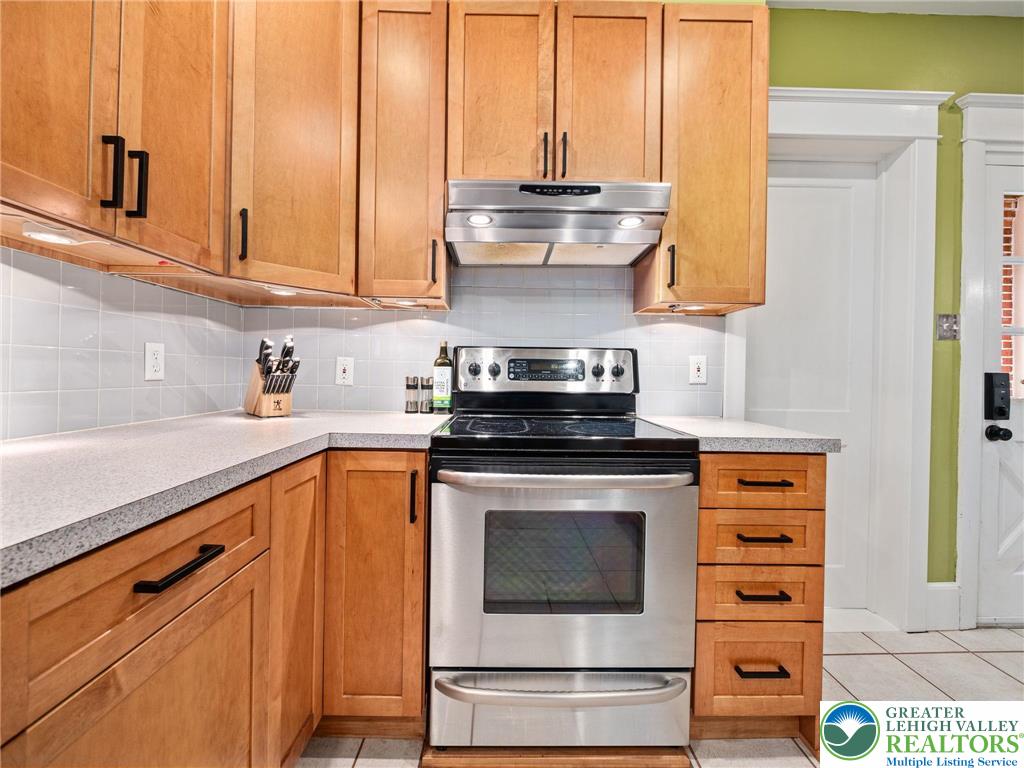 Allentown City, Pennsylvania 18104, United States, 4 Bedrooms Bedrooms, ,2 BathroomsBathrooms,Residential,Active,222399