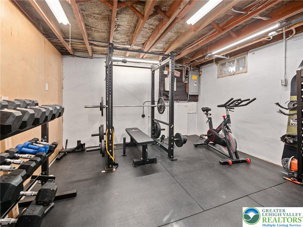 Allentown City, Pennsylvania 18104, United States, 4 Bedrooms Bedrooms, ,2 BathroomsBathrooms,Residential,Active,222399