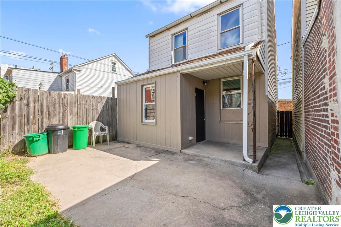 Allentown City, Pennsylvania 18102, United States, 3 Bedrooms Bedrooms, ,1 BathroomBathrooms,Residential,Active,211256