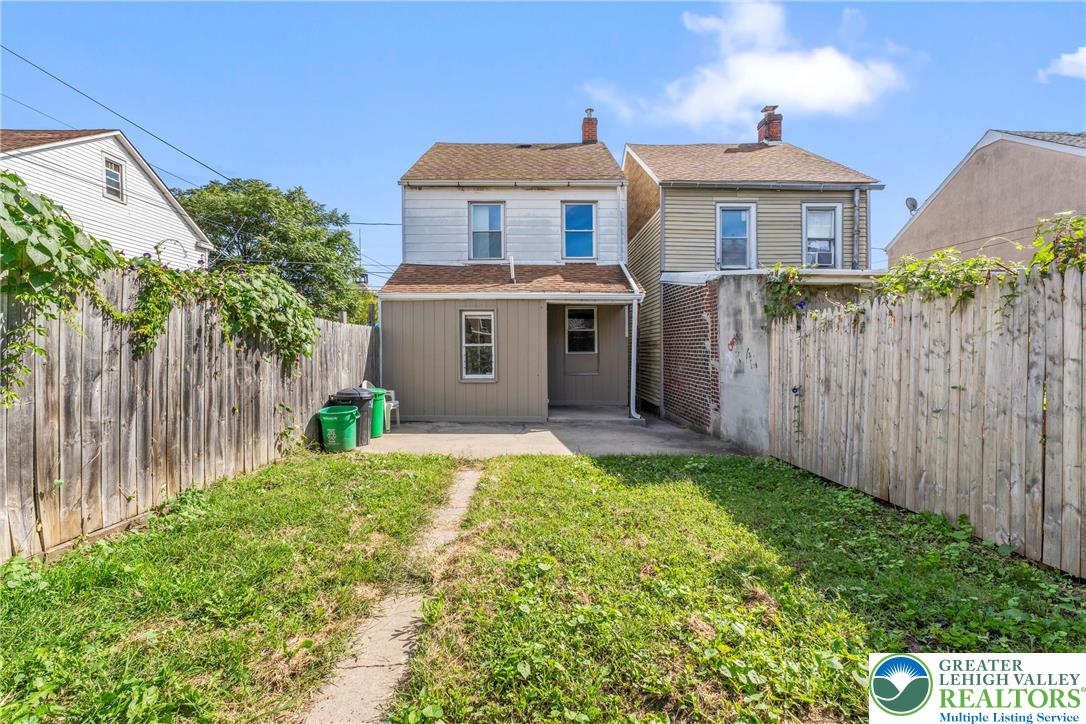 Allentown City, Pennsylvania 18102, United States, 3 Bedrooms Bedrooms, ,1 BathroomBathrooms,Residential,Active,211256