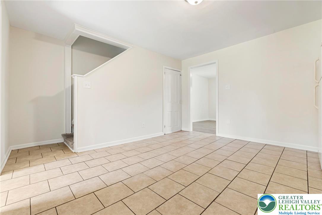 Allentown City, Pennsylvania 18102, United States, 3 Bedrooms Bedrooms, ,1 BathroomBathrooms,Residential,Active,211256