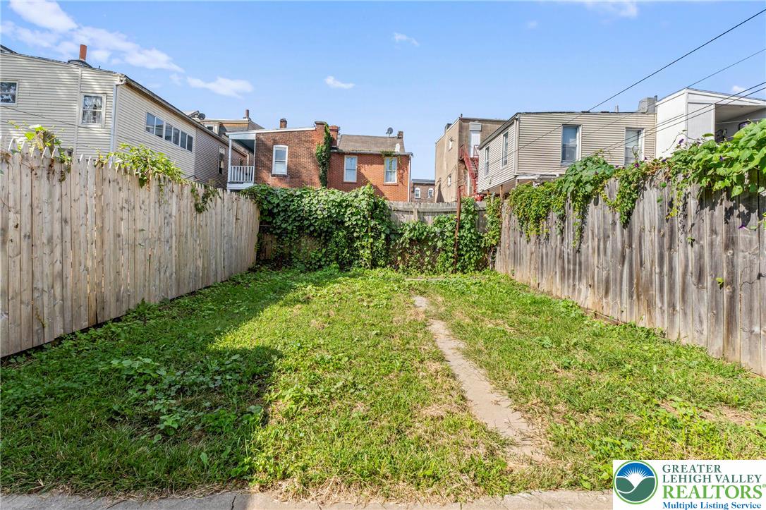 Allentown City, Pennsylvania 18102, United States, 3 Bedrooms Bedrooms, ,1 BathroomBathrooms,Residential,Active,211256