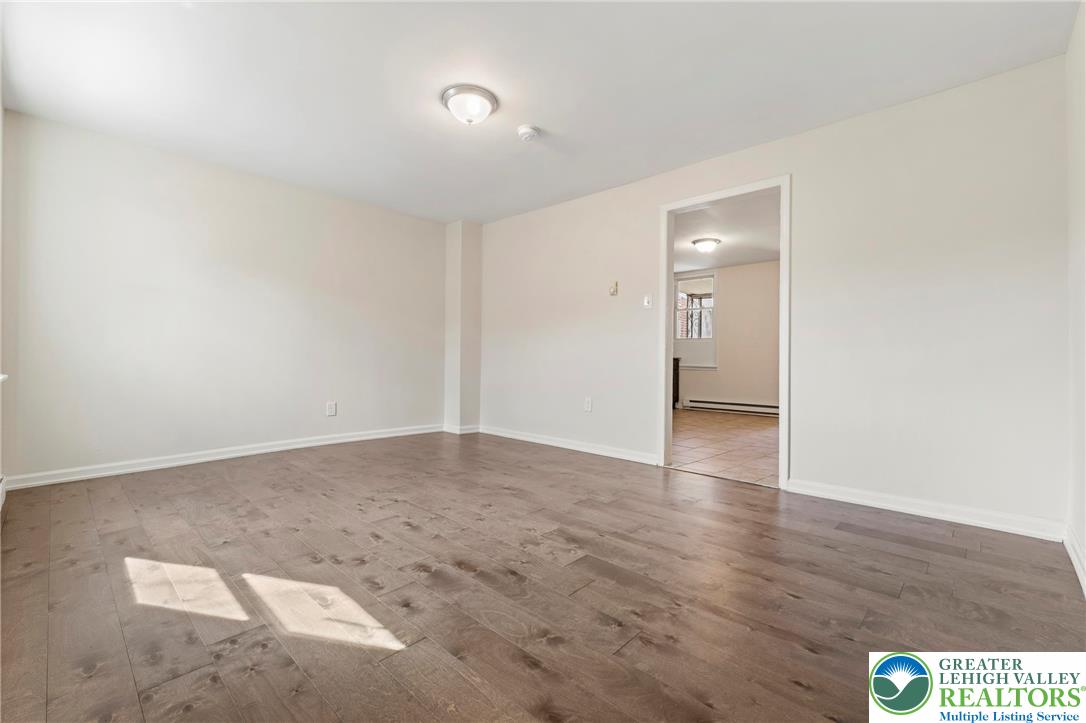 Allentown City, Pennsylvania 18102, United States, 3 Bedrooms Bedrooms, ,1 BathroomBathrooms,Residential,Active,211256