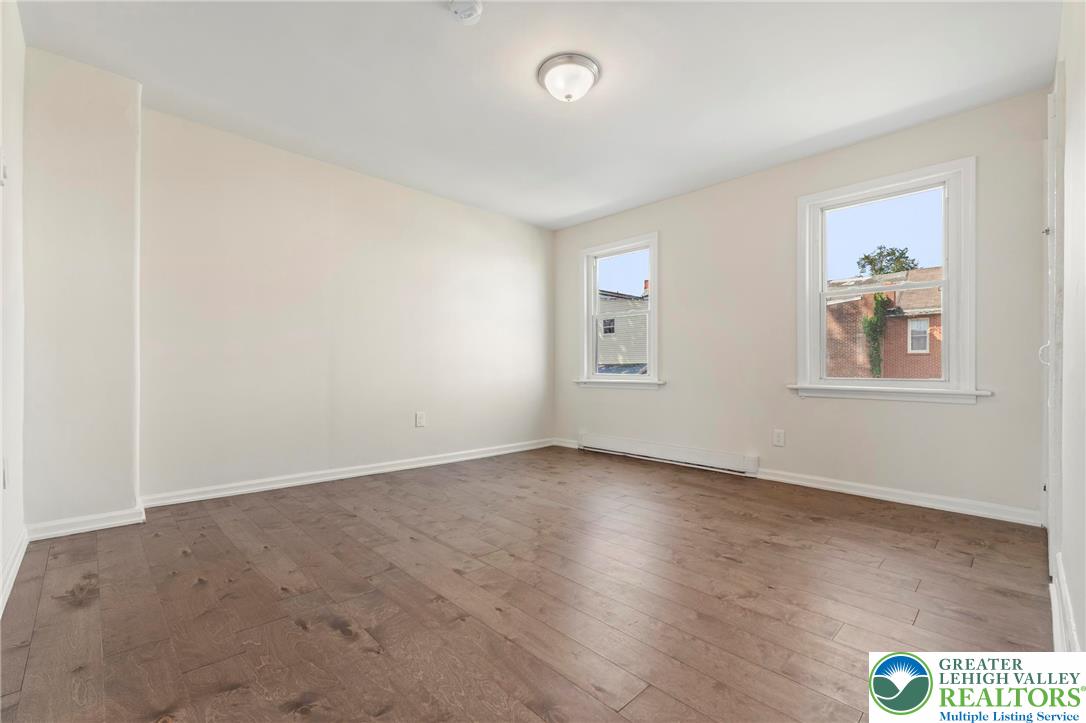 Allentown City, Pennsylvania 18102, United States, 3 Bedrooms Bedrooms, ,1 BathroomBathrooms,Residential,Active,211256