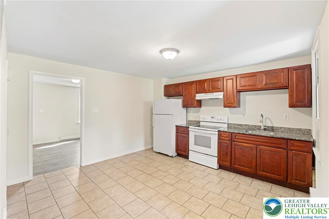 Allentown City, Pennsylvania 18102, United States, 3 Bedrooms Bedrooms, ,1 BathroomBathrooms,Residential,Active,211256