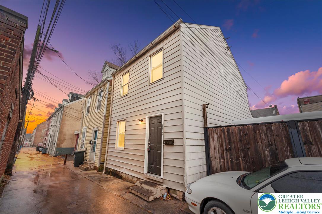 Allentown City, Pennsylvania 18102, United States, 3 Bedrooms Bedrooms, ,1 BathroomBathrooms,Residential,Active,211256