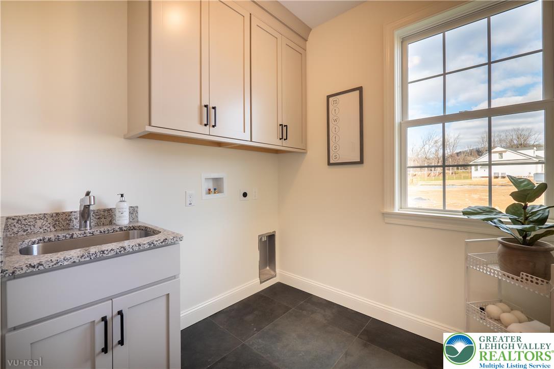 Upper Saucon Twp, Pennsylvania 18015, United States, 3 Bedrooms Bedrooms, ,3 BathroomsBathrooms,Residential,Active,175063