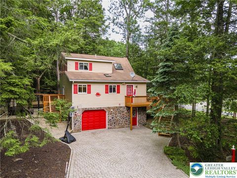 Homes For Sale - 1006 Rolling Hills Drive<br/> Wayne County, Lake Ariel, PA 18436