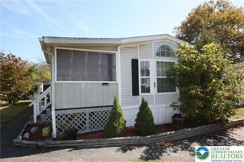 Mobile Home For Sale - 38 Oakwood Court<br/> Northampton County, East Allen Twp, PA 18014