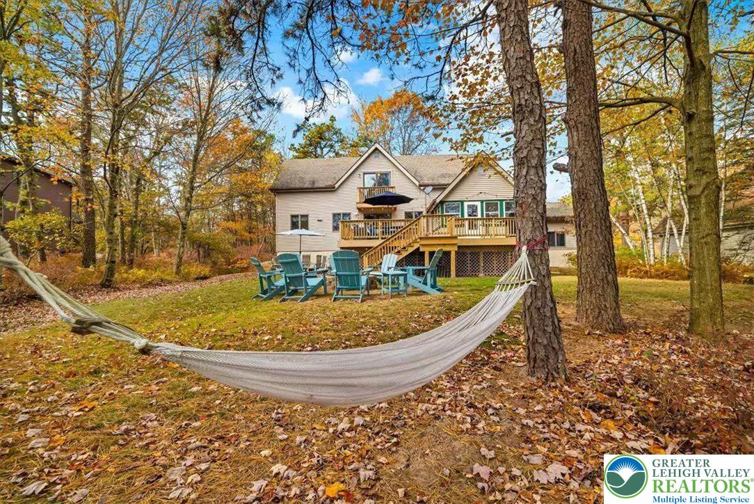 2208 Mohegan Court