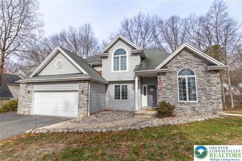 Homes For Sale - 207 Hawks Nest Road<br/> Monroe County, East Stroudsburg, PA 18302