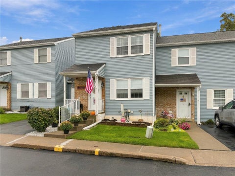 Townhouse For Sale - 2 Princeton Court<br/> Easton, PA 18040