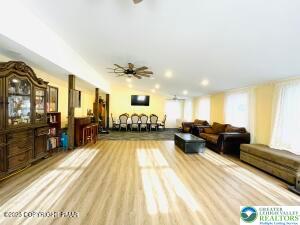 72 CREEKVIEW Drive E