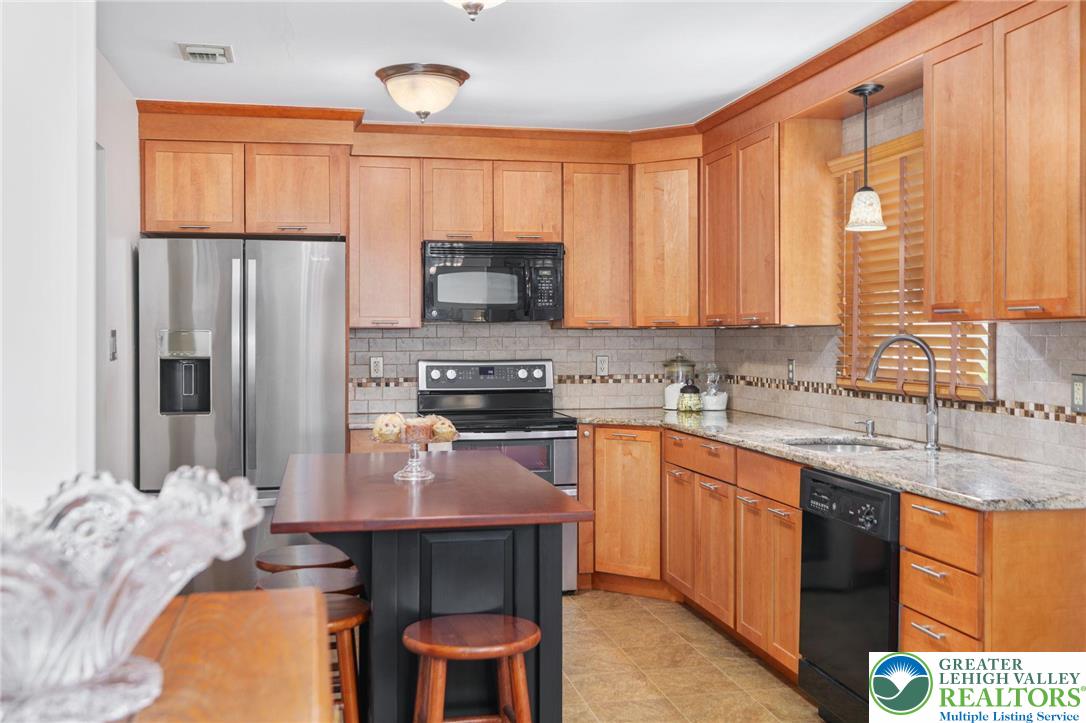 Coplay Boro, Pennsylvania 18037, United States, 3 Bedrooms Bedrooms, ,3 BathroomsBathrooms,Residential,Pending,188092