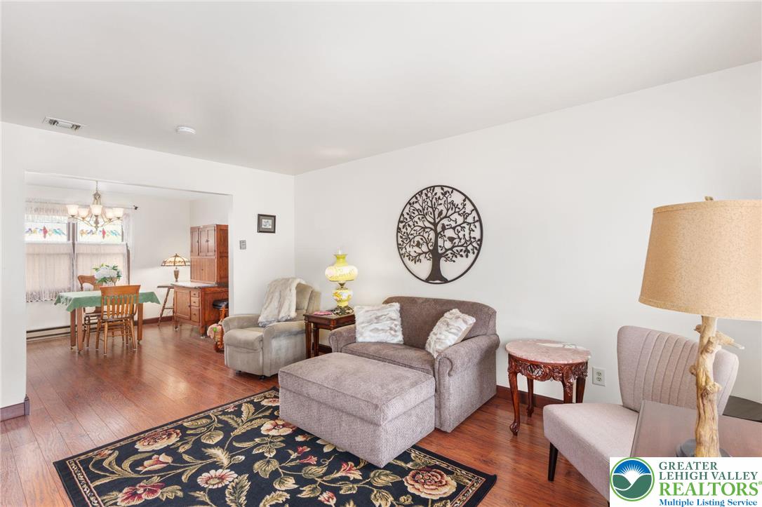 Coplay Boro, Pennsylvania 18037, United States, 3 Bedrooms Bedrooms, ,3 BathroomsBathrooms,Residential,Pending,188092