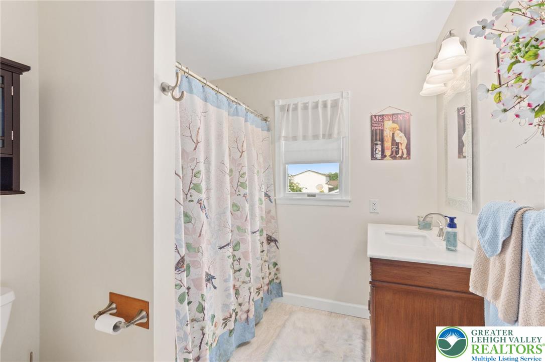 Coplay Boro, Pennsylvania 18037, United States, 3 Bedrooms Bedrooms, ,3 BathroomsBathrooms,Residential,Pending,188092