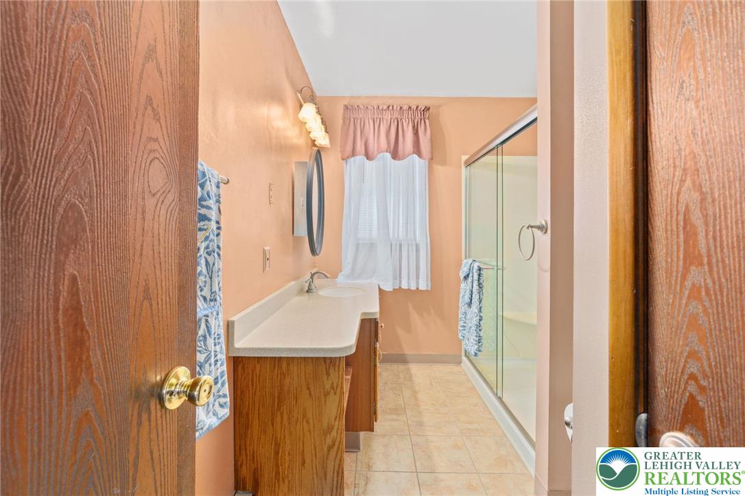 Coplay Boro, Pennsylvania 18037, United States, 3 Bedrooms Bedrooms, ,3 BathroomsBathrooms,Residential,Pending,188092