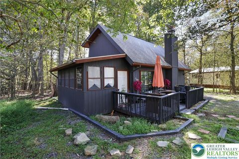 Photo of 9205 Westwood Drive, Coolbaugh Twp, PA 18466 (MLS # 764537) Photo of 9205 Westwood Drive, Coolbaugh Twp, PA 18466 (MLS # 764537)