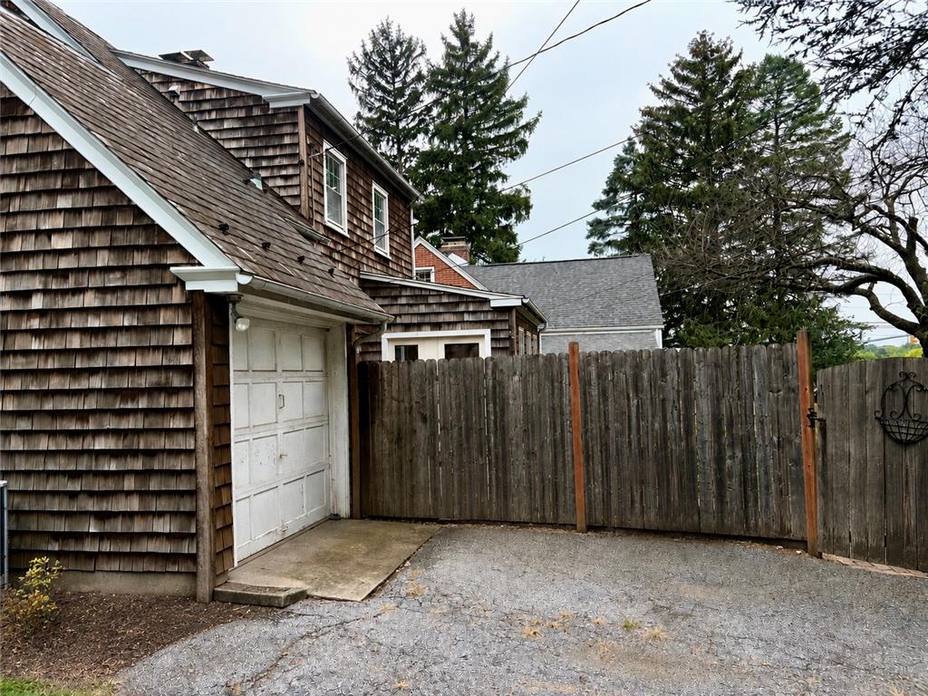 820 W Goepp Street