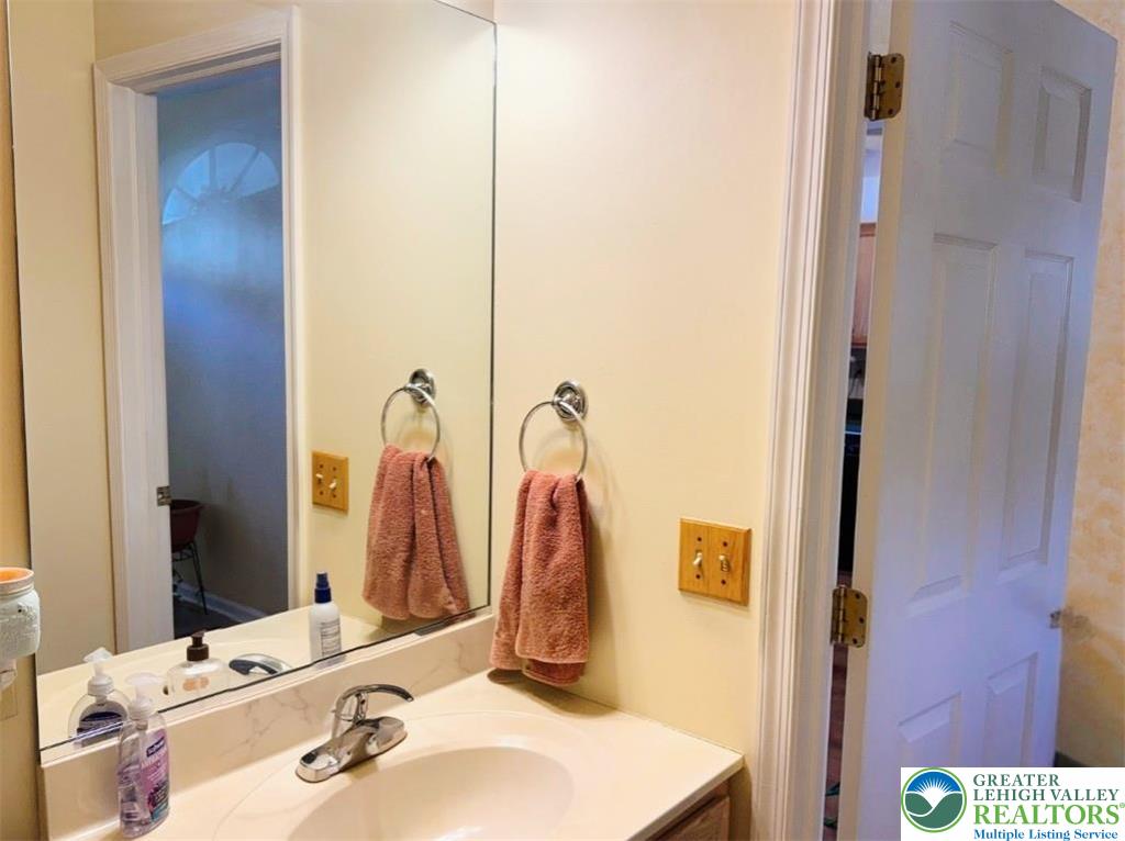 Northampton Boro, Pennsylvania 18067, United States, 3 Bedrooms Bedrooms, ,3 BathroomsBathrooms,Residential,Active,244610