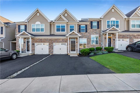 Townhouse For Sale - 310 Redclover Lane<br/> Upper Macungie Twp, PA 18104