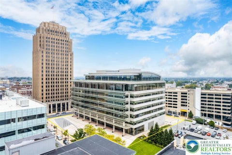 Photo for 835 W Hamilton Street 106