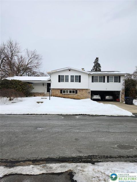 Photo of 811 S Glenwood St, Allentown, PA 18103 (MLS # 772314)